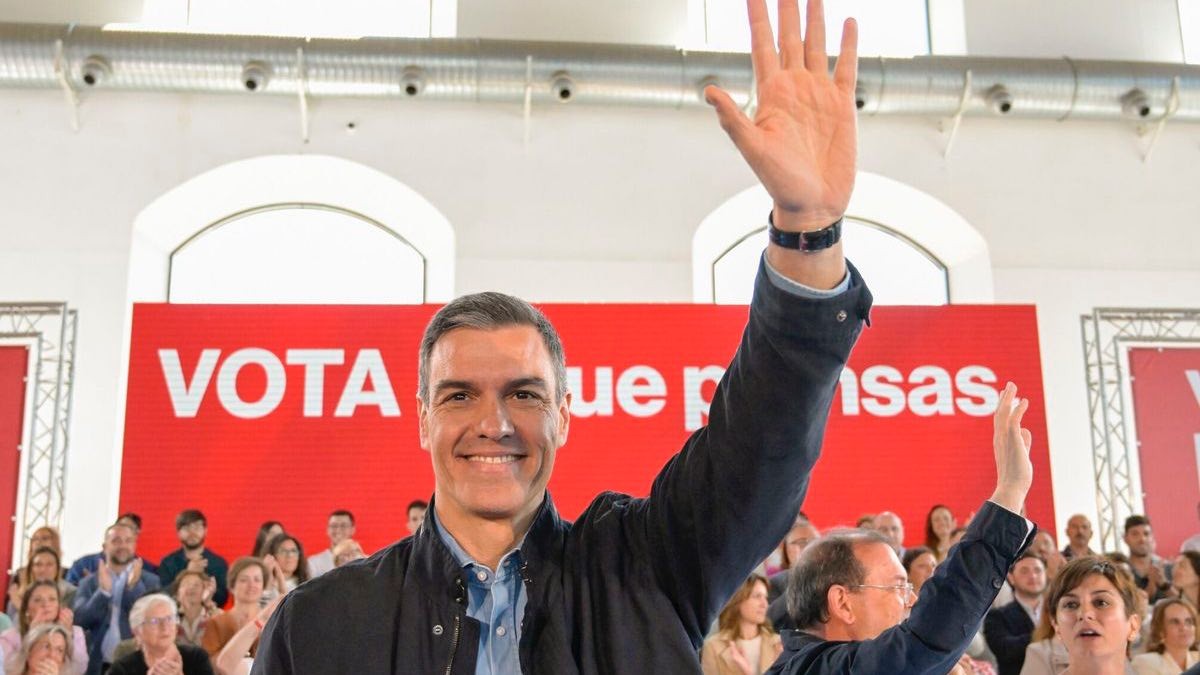 Nuevo bono de Pedro Sánchez solo para los mayores de 65 años: podrán ir al cine por 2 euros