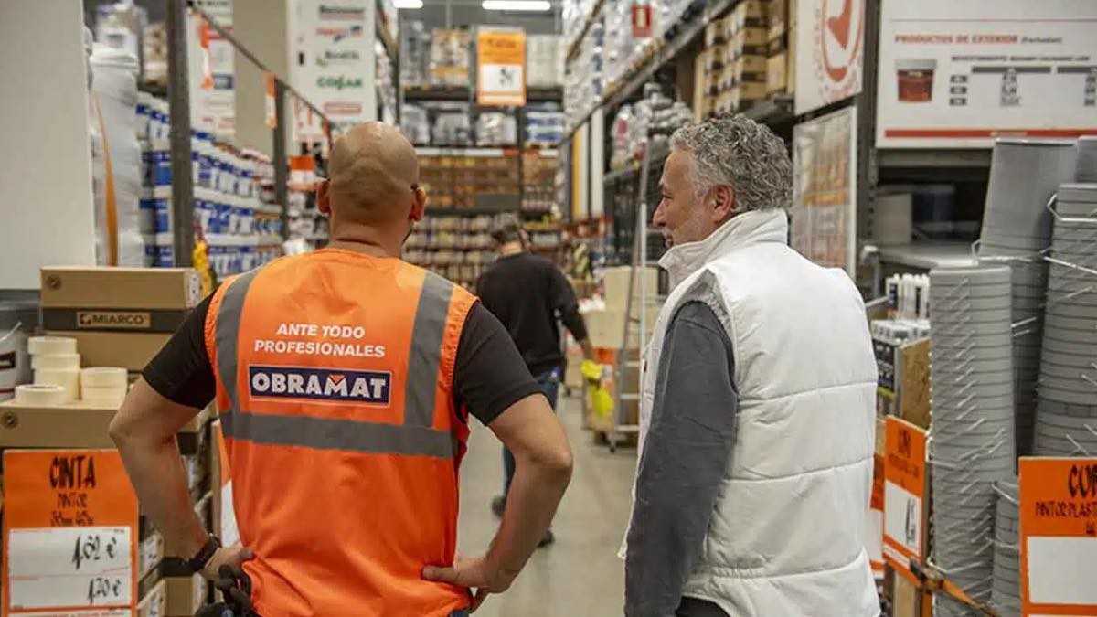 Obramat busca 100 trabajadores para su nuevo almacén: contrato fijo y sueldo desde 1.308 euros