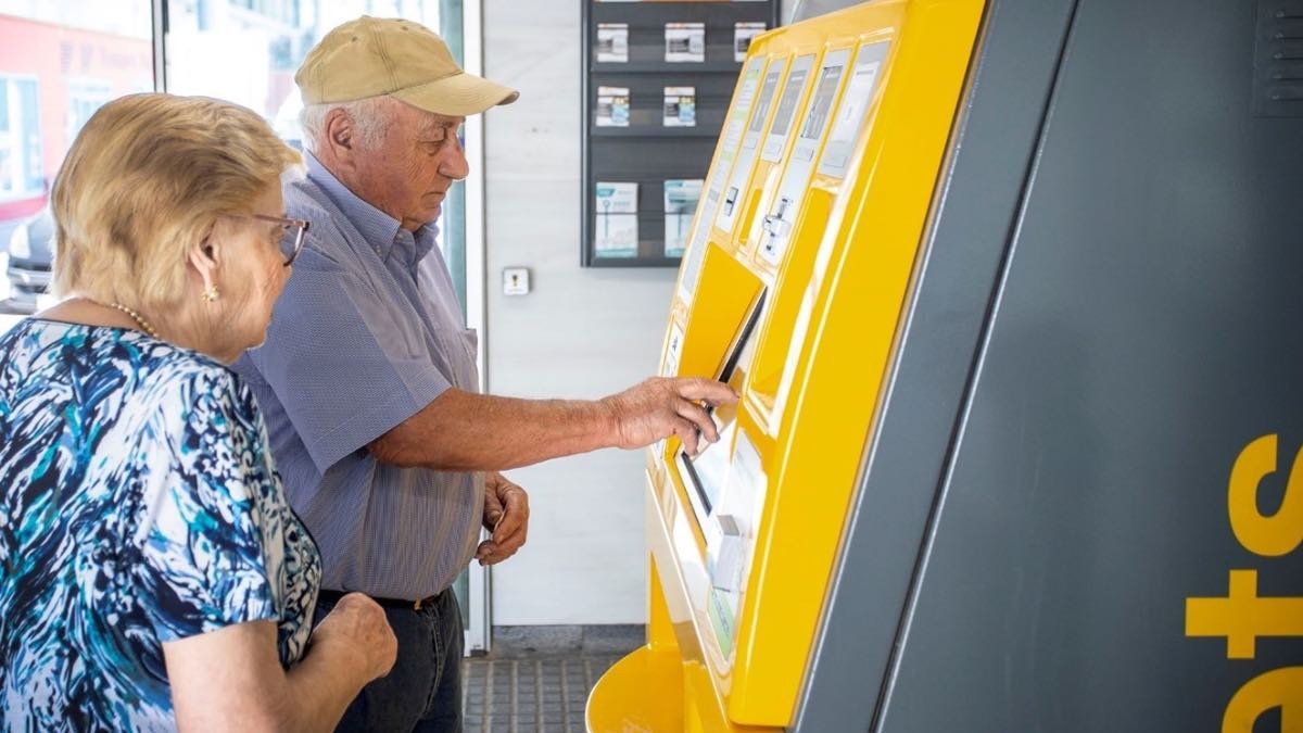 pensionistas sacan dinero pensión
