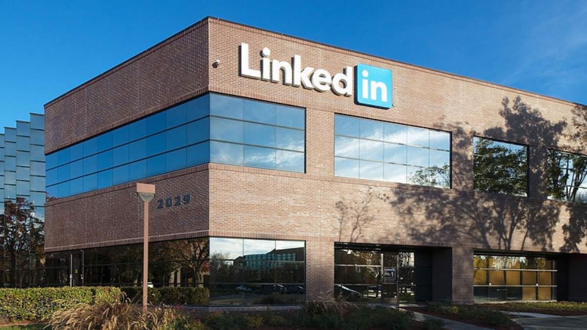 LinkedIn sufre un recorte de 700 puestos de trabajo y abandona el mercado chino
