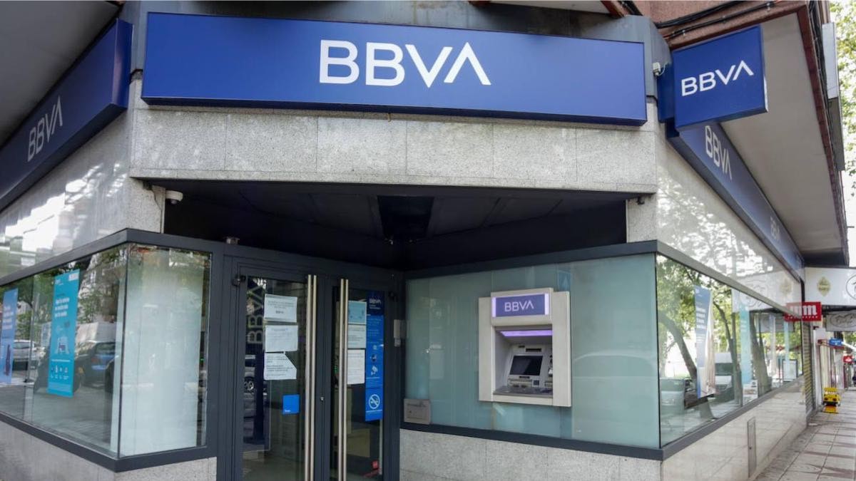 BBVA lanza una segunda cuenta online sin comisiones para competir con Caixabank
