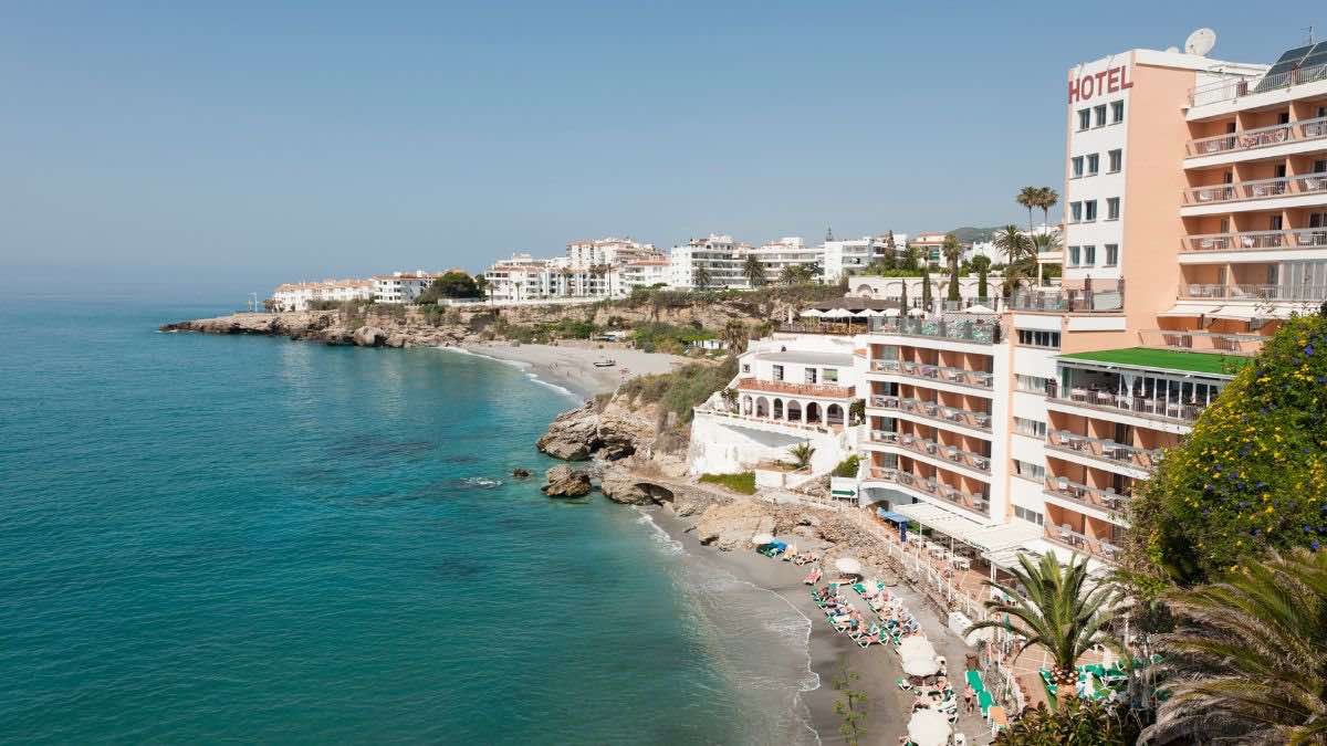 Veranear en España se vuelve un lujo: más de 1.000 euros a la semana por alquilar en la playa