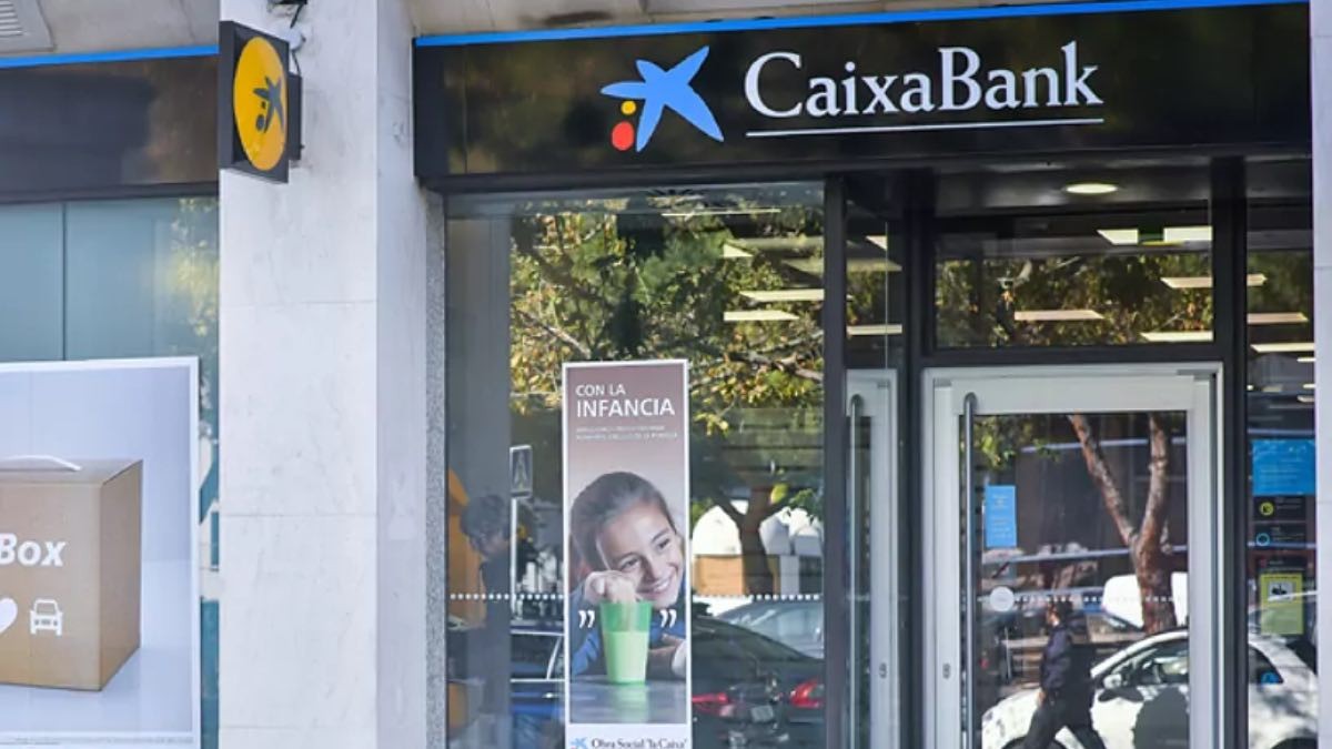 CaixaBank alerta sobre la estafa por WhatsApp que cada vez es más peligrosa