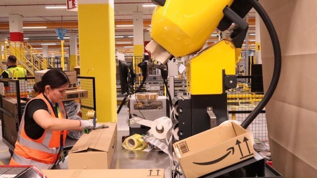 Adecco y Amazon buscan 600 mozos/as almacén: sin experiencia y salario de 1.500 euros
