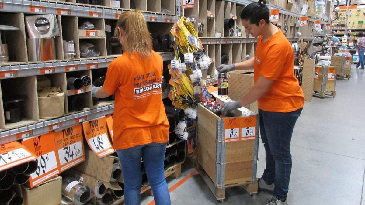 Obramat busca personal: 115 ofertas de trabajo para distintos perfiles y ciudades