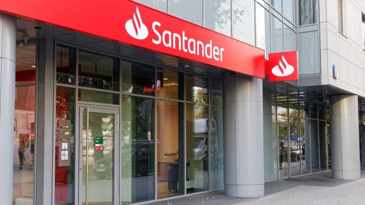 El Banco Santander anuncia un cambio que afecta al cobro en tarjetas