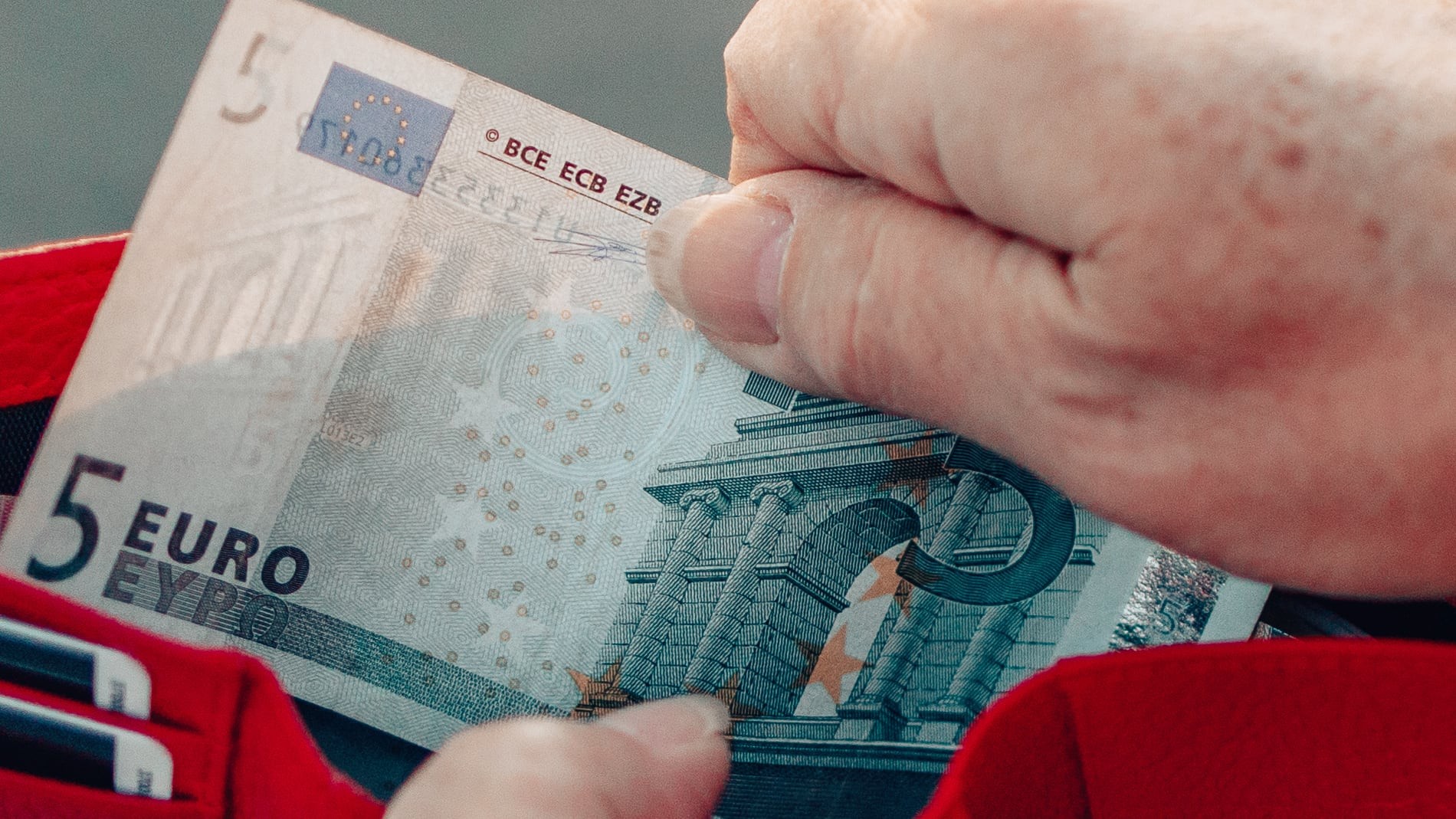 Estos son los subsidios por desempleo que pueden solicitar los mayores de 45 años en 2023