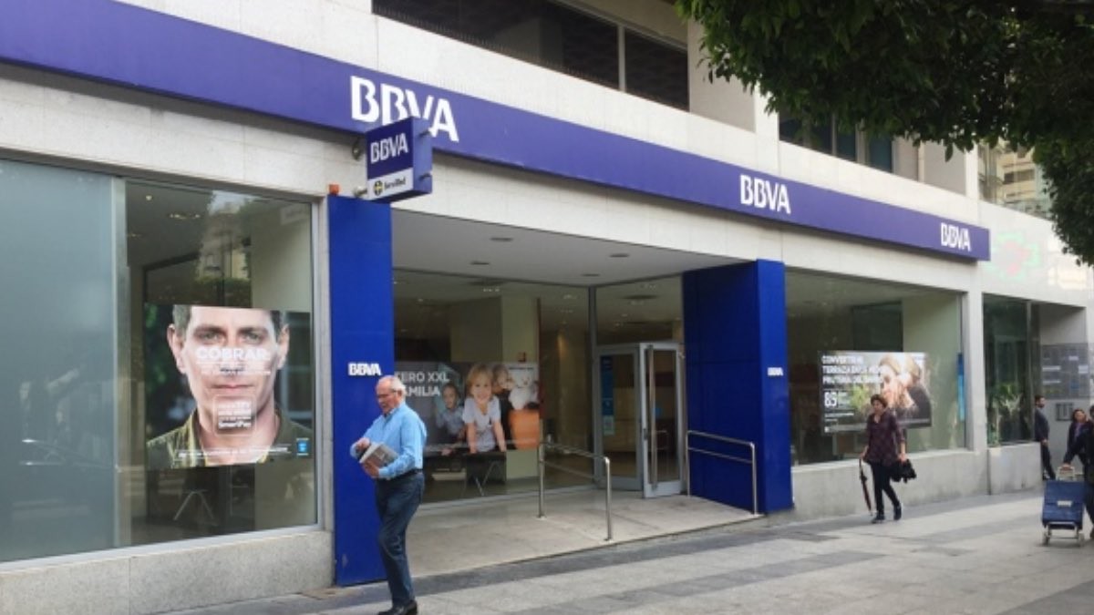 El BBVA avisa a sus clientes: suben estas comisiones