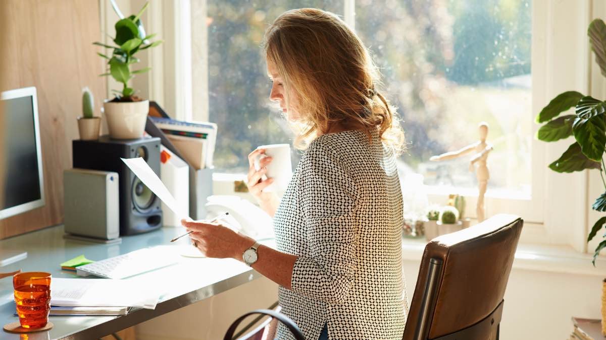 Consigue teletrabajar para cuidar de su suegra porque la empresa no negoció con ella
