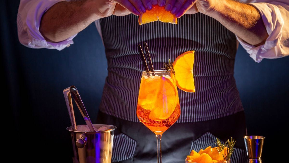 Curso gratis de coctelería: conviértete en el camarero más buscado