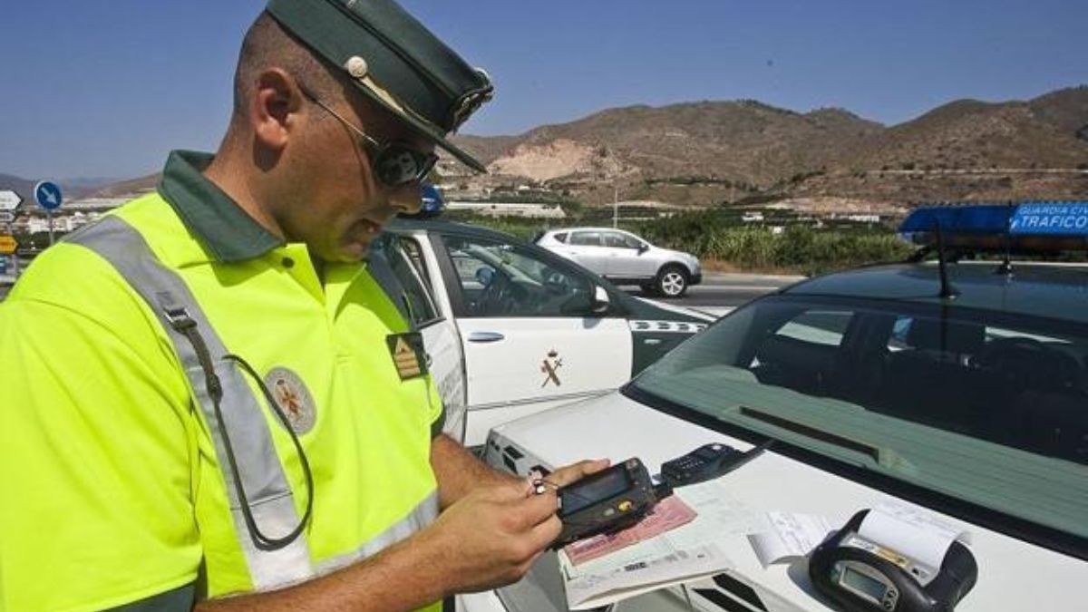 La Guardia Civil no te podrá multar nunca más por esto: ya no es obligatorio