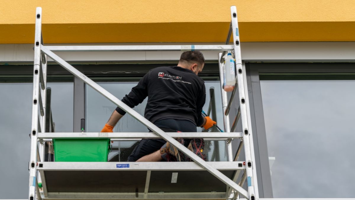 Trabajo como limpiador de cristales: más de 100 vacantes disponibles