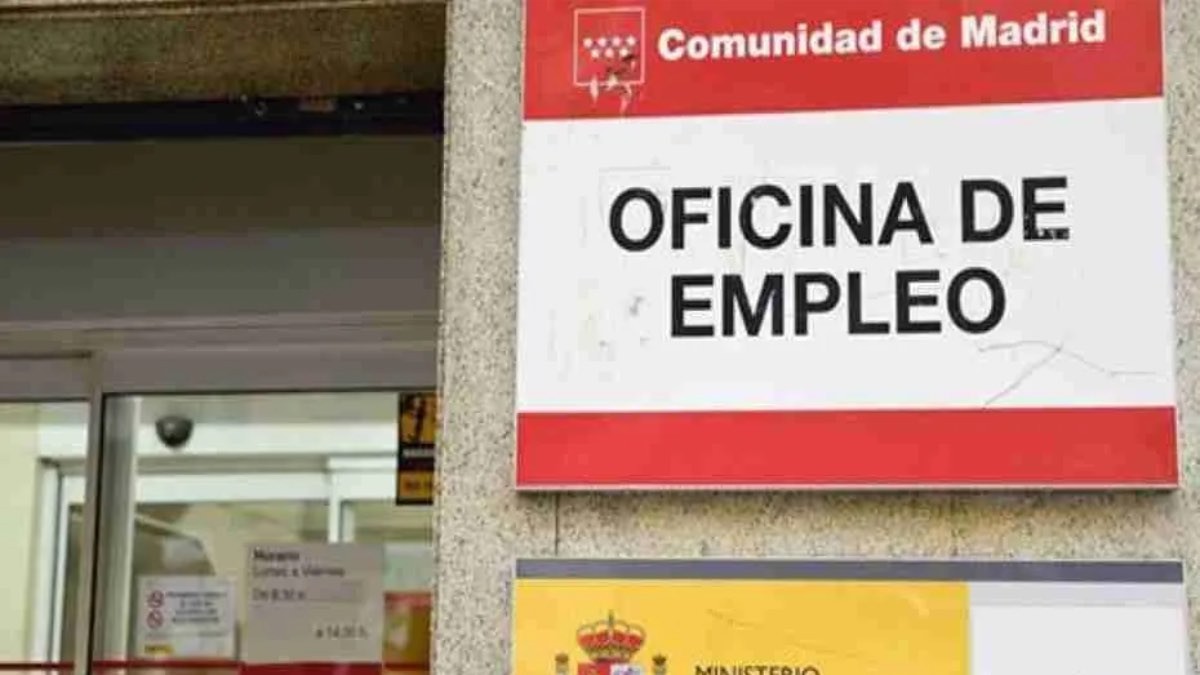Los mayores de 45 años verán la 'baja definitiva' de esta ayuda del SEPE si incumplen estas condiciones