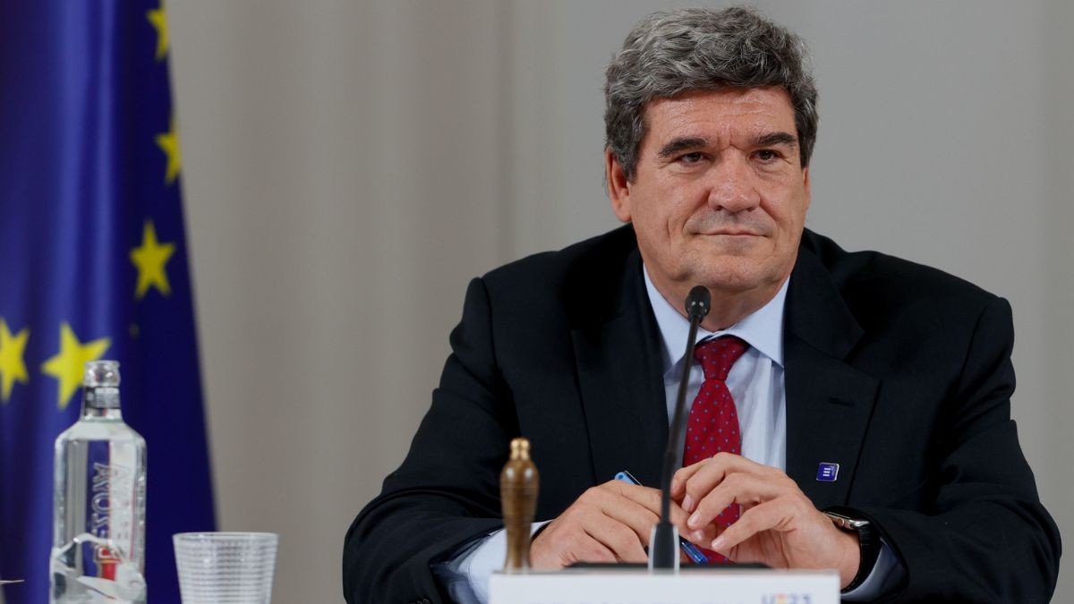 Escrivá hace este cambio en la Seguridad Social y los usuarios se quejan