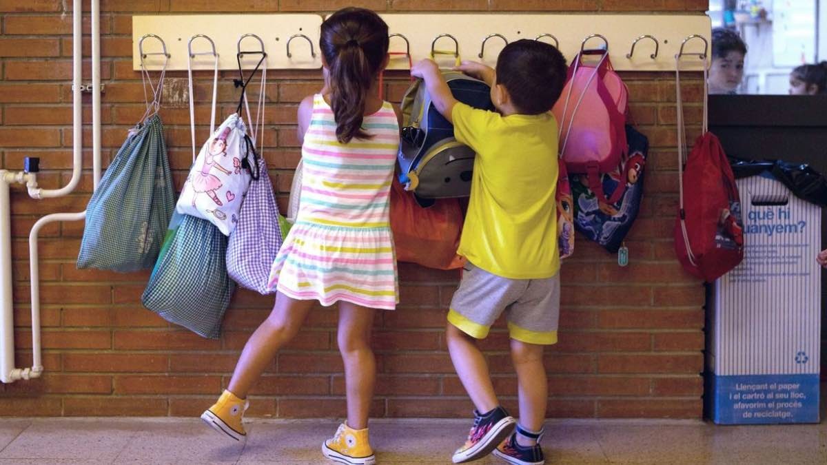 La OCU lanza 10 trucos para reducir el gasto en material escolar para la vuelta al cole
