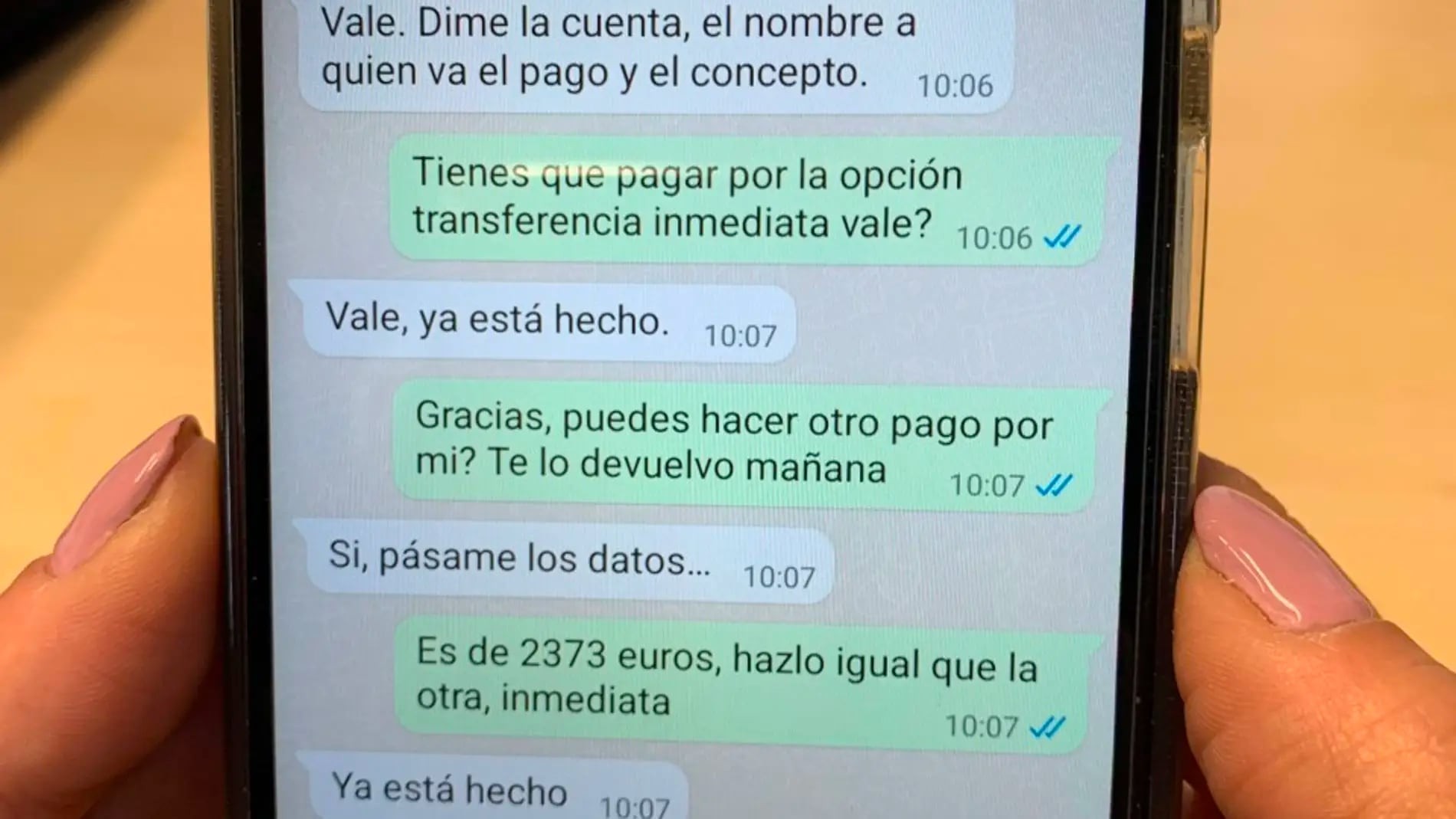 "Mamá lo he perdido, necesito dinero": cómo funciona la peligrosa estafa que circula por WhatsApp