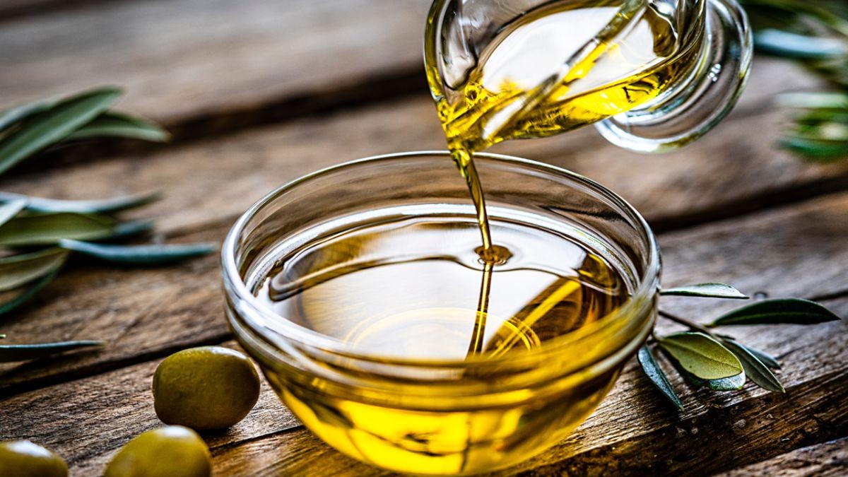 Cuidado si lees esto en la etiqueta del aceite de oliva: podría no ser lo que crees