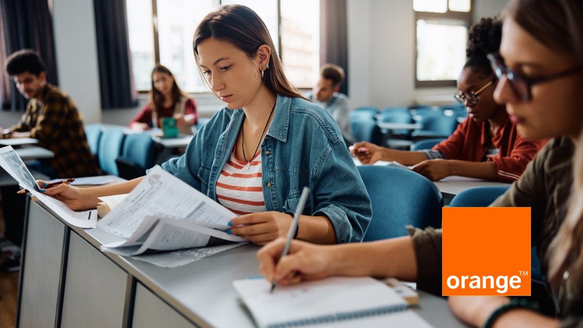 Las nuevas becas de Orange para estudiantes y graduados: remuneradas y con prácticas