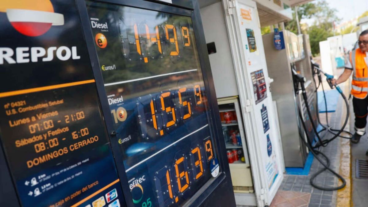 La nueva fecha estimada de frenada del precio de la gasolina y el diésel