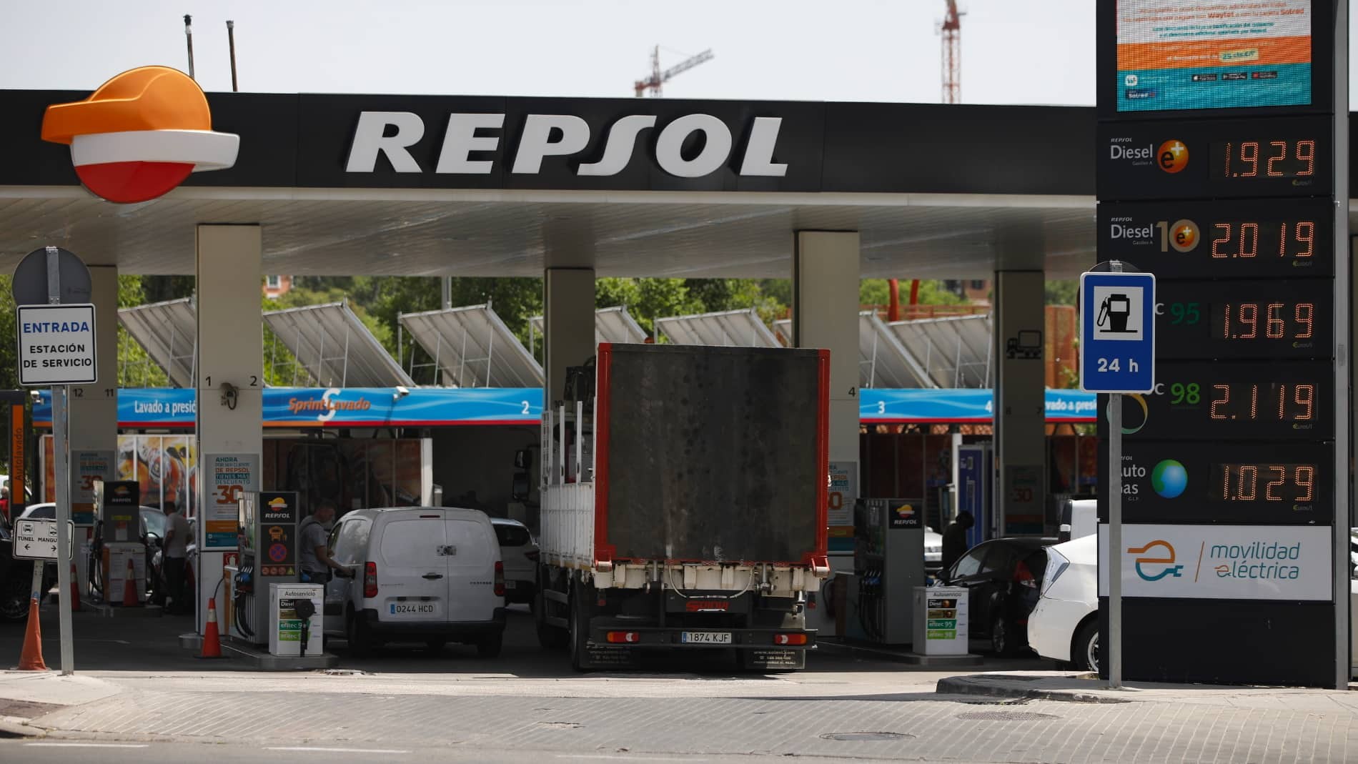 Repsol duplica hasta 40 céntimos por litro sus descuentos en carburantes: cómo conseguirlos