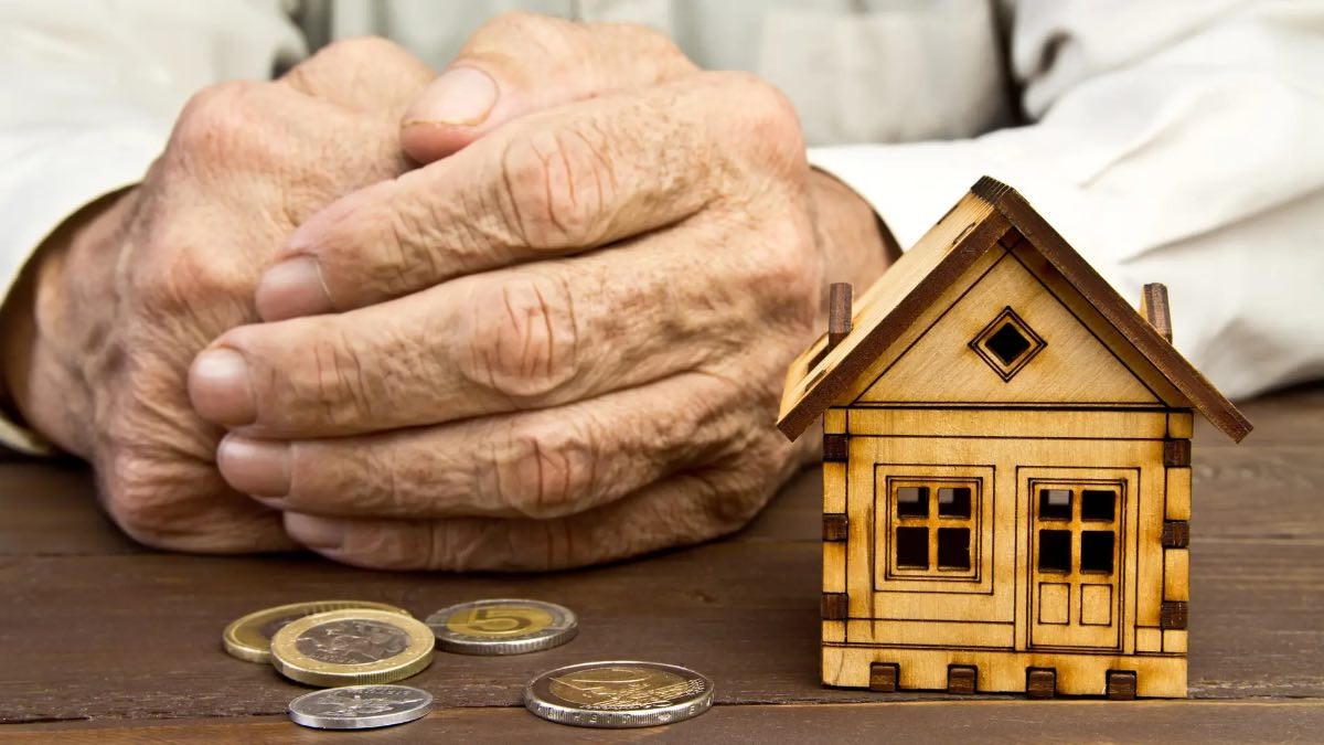 Miles de hipotecados seguirán pagando la casa después de jubilados