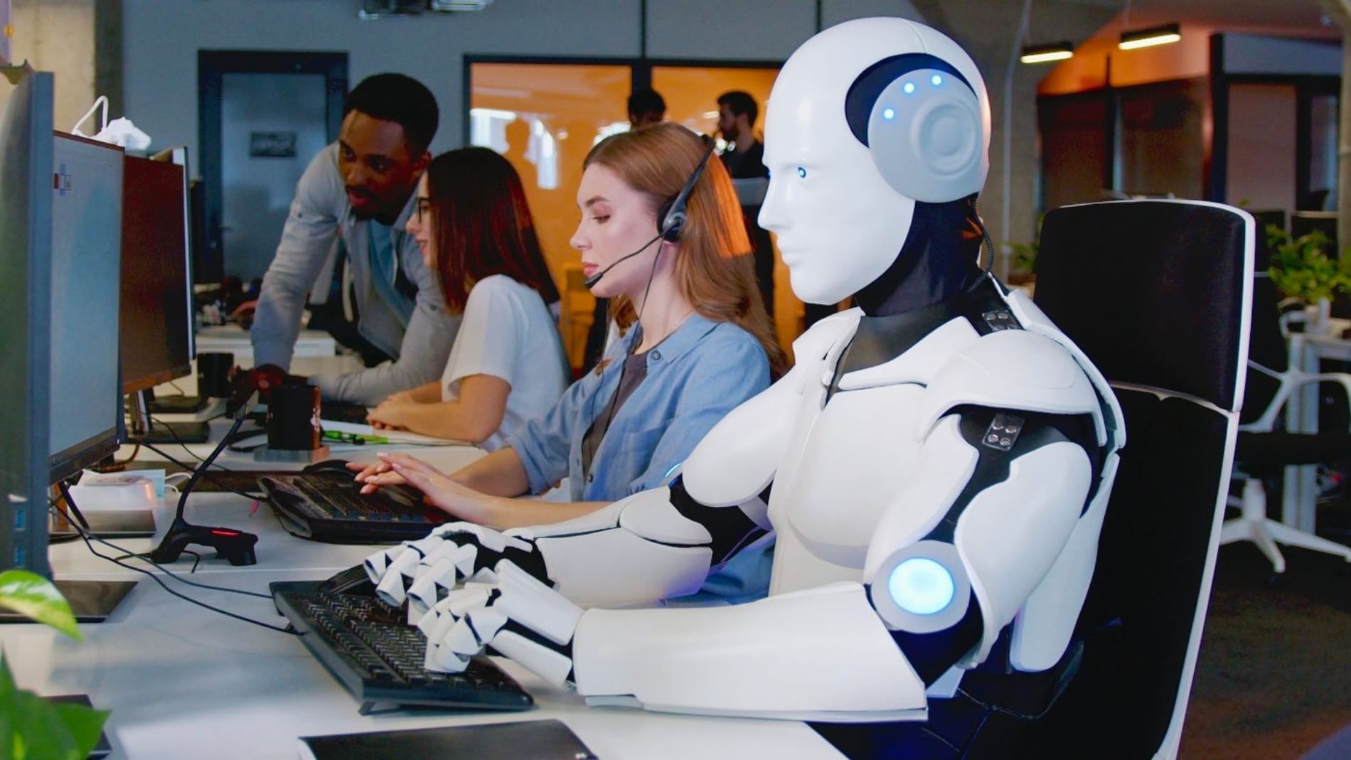El teletrabajo podrá ser facilmente sustituido por Inteligencia Artificial, según un economista de la Universidad de Stanford