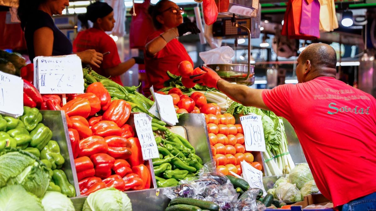 El precio de los carburantes dispara el IPC de agosto al 2,6% y se modera la subida de los alimentos