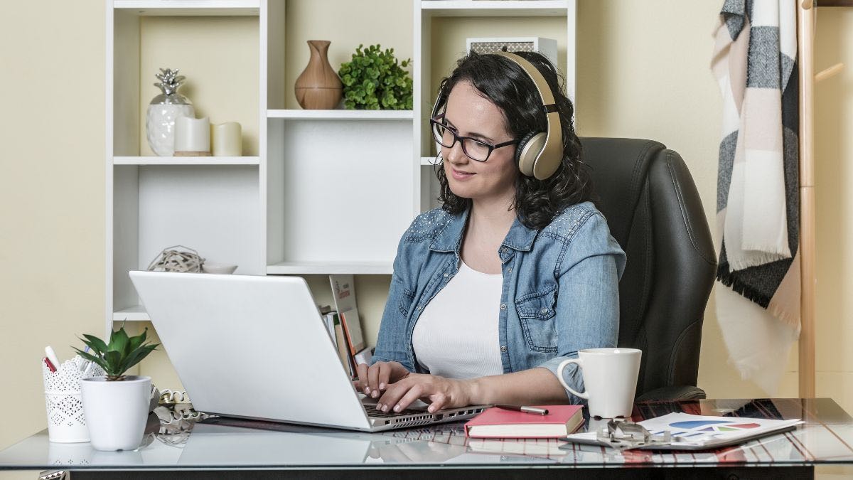 El teletrabajo se desploma en España, cada vez con menos teletrabajadores respecto a Europa