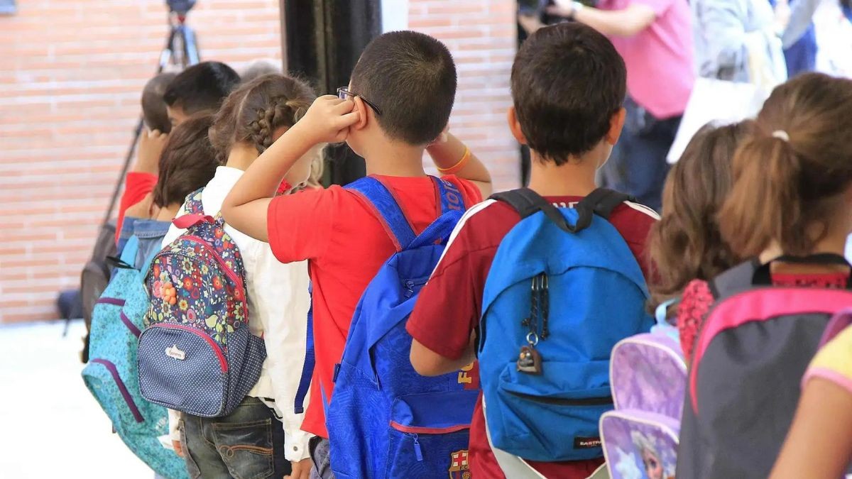 Beca de 200 euros para los estudiantes que cumplan estos requisitos: cómo cobrarla