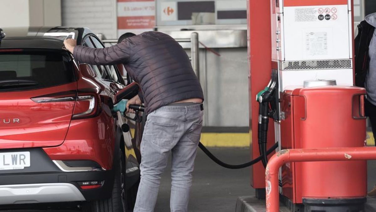 Cara y cruz para los combustibles: sube el diésel, baja la gasolina tras tres meses