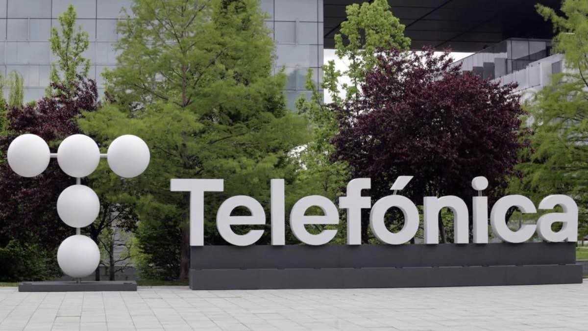 Telefónica cambia de plan: se dispone a cerrar más de cien centros de trabajo en España