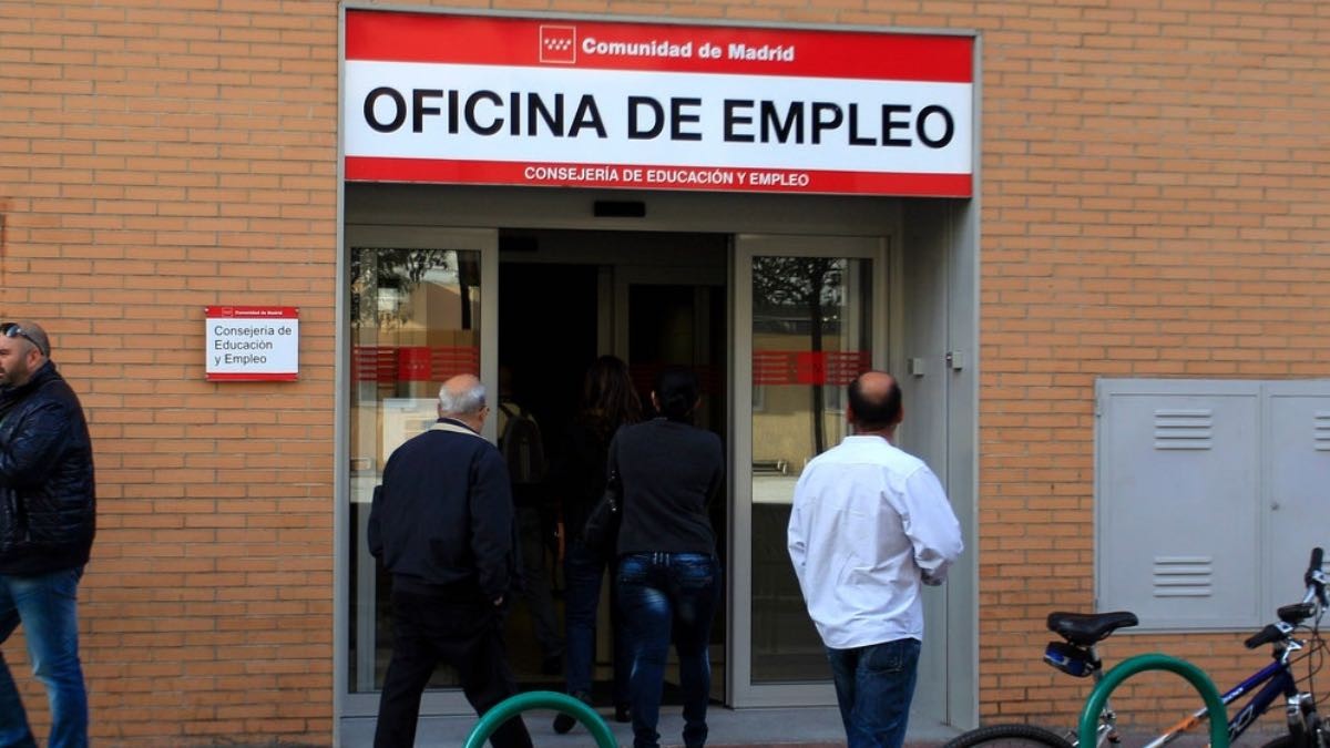El SEPE multa suspendiendo el paro a los fijos discontinuos que rechacen la reincorporación laboral