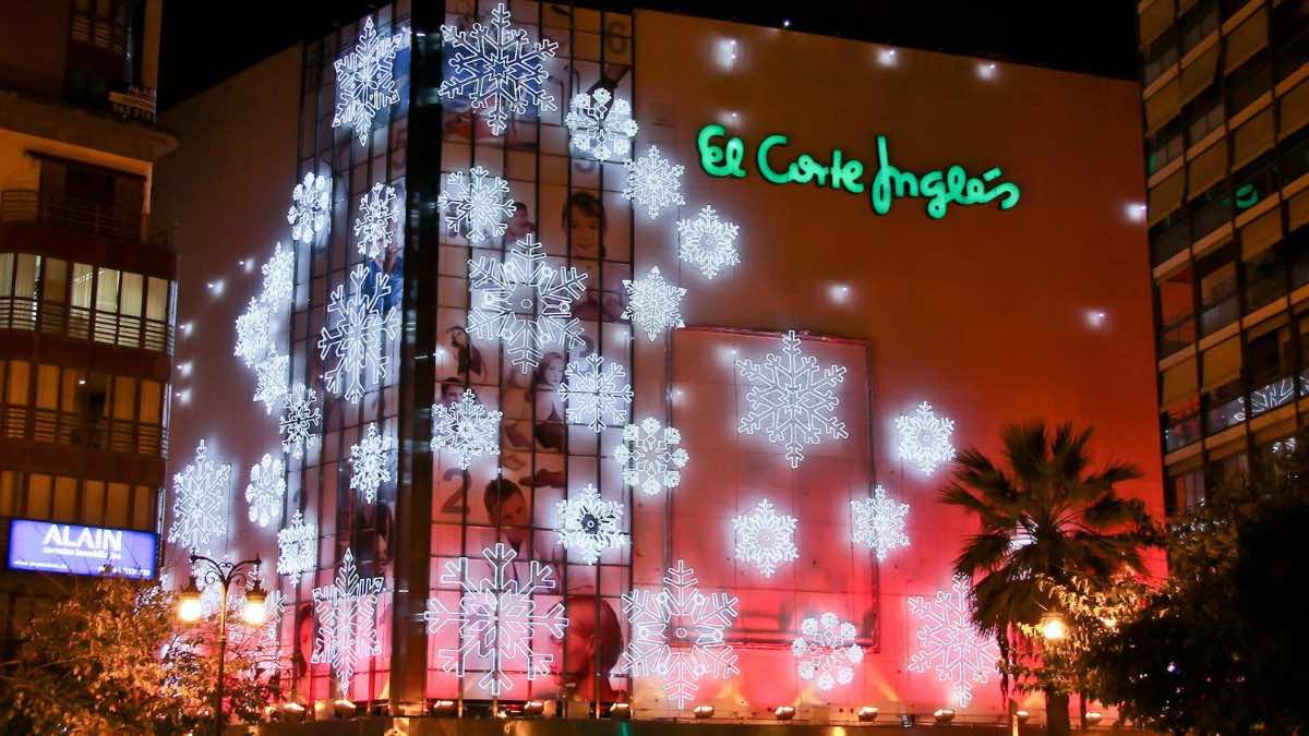 El Corte Inglés ya está contratando para la Campaña de Navidad: 1.308 euros y no piden experiencia