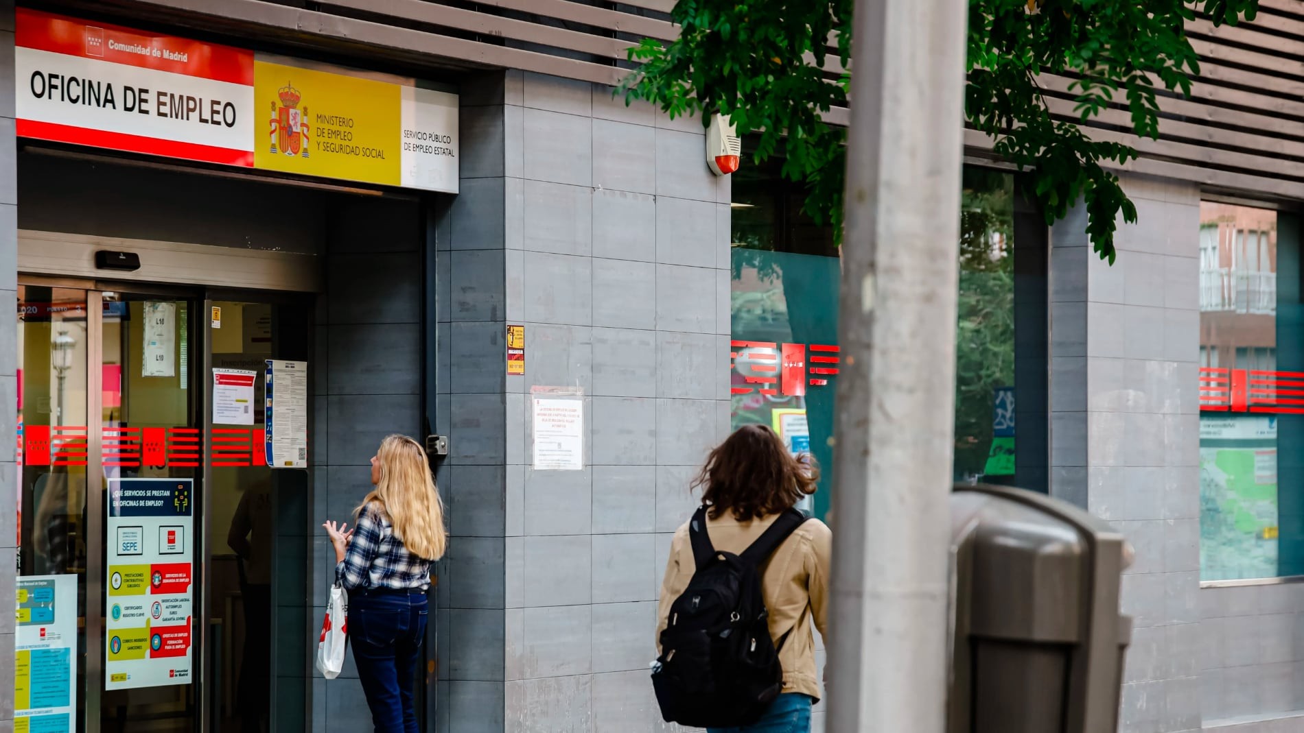 El subsidio de casi 500 euros del SEPE que puedes pedir si tienes 45 años y no tienes hijos