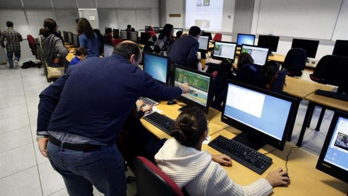 Telefónica oferta cursos gratis de competencias digitales en el aula para profesores