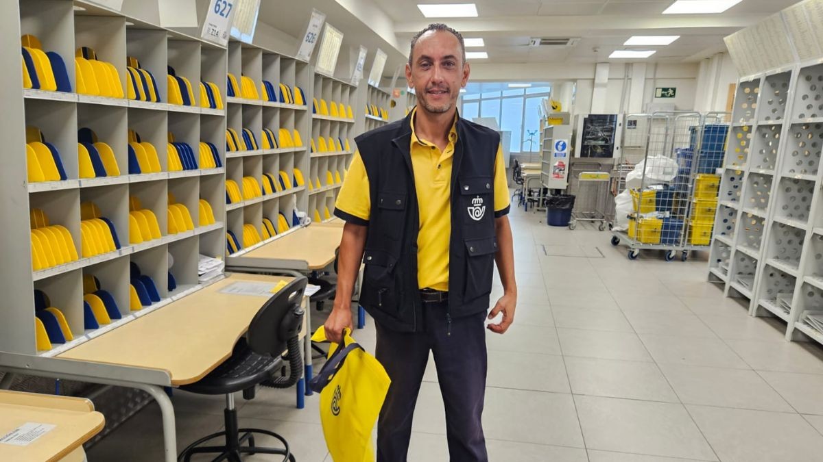 Nuevas incorporaciones a Correos: “He conseguido empleo fijo y estabilidad laboral después de aprobar la oposición"