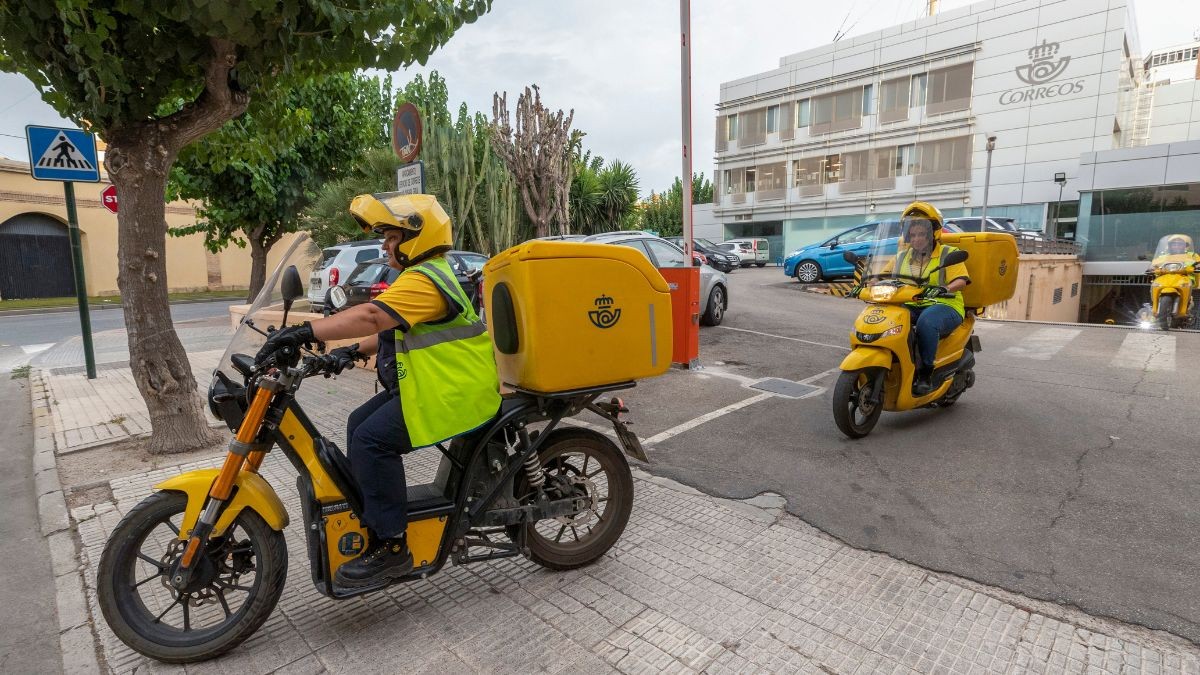 Correos firma los nuevos contratos fijos y oferta formación gratis: estas son las fechas clave