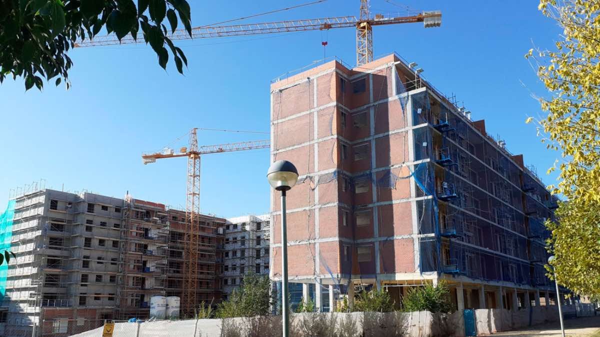 El mercado de compraventa de vivienda sigue desplomándose y alcanza niveles de la pandemia