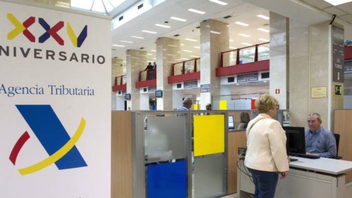 La OCU da estos consejos para pagar menos IRPF a final de año