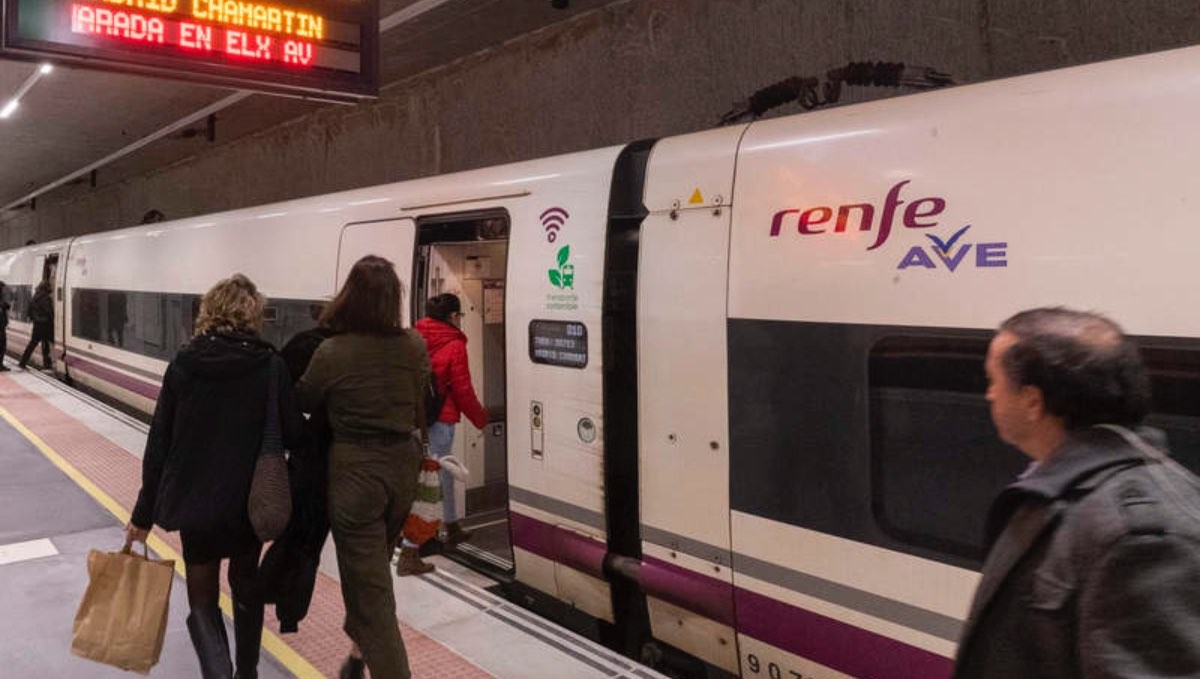 Renfe baja el precio de esta tarjeta por tiempo limitado: descuentos de hasta el 30%