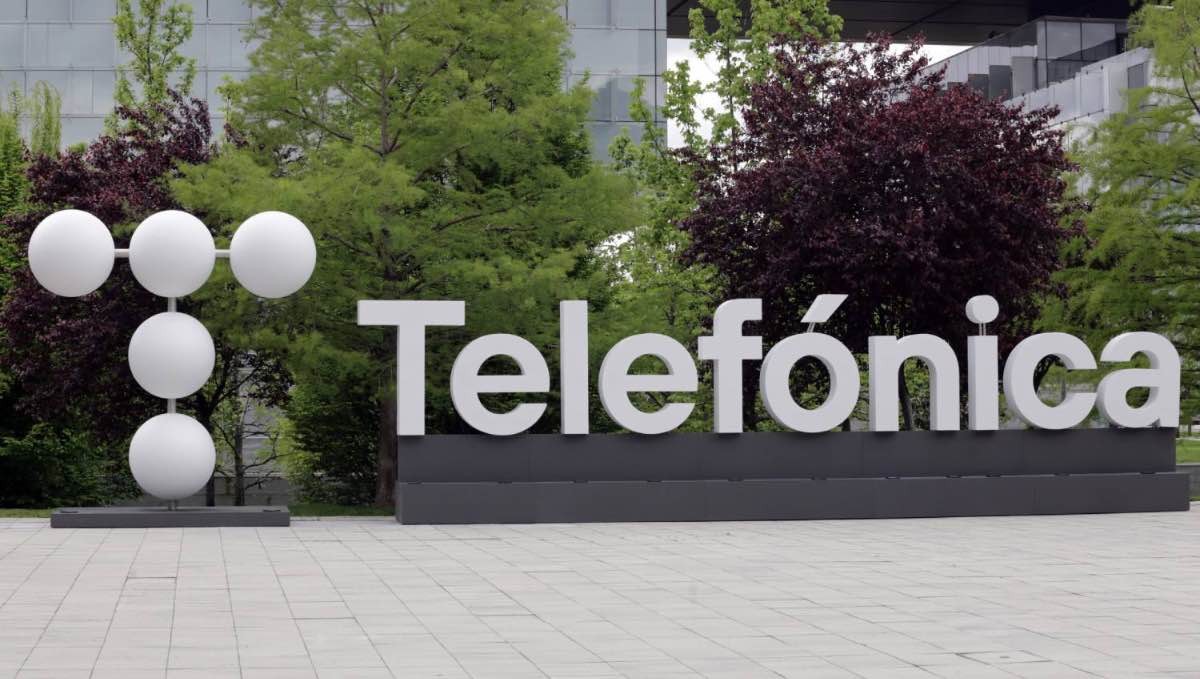 Telefónica acepta negociar un nuevo convenio laboral tras las reclamaciones de los sindicatos 