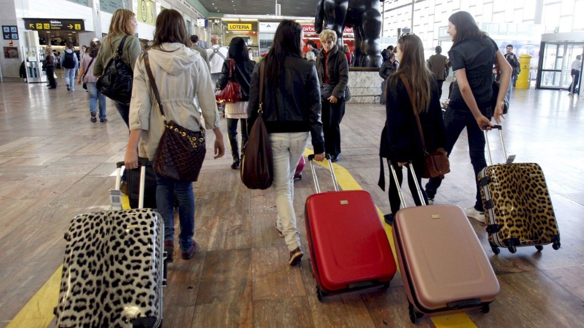Esta ciudad oferta 20 becas de 4.200 euros para estudiar en Europa: cómo conseguirla