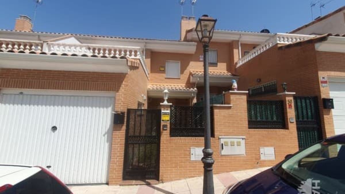 CaixaBank pone a la venta pisos y casas a precios bajos para acabar el año: por menos de 44.300 euros