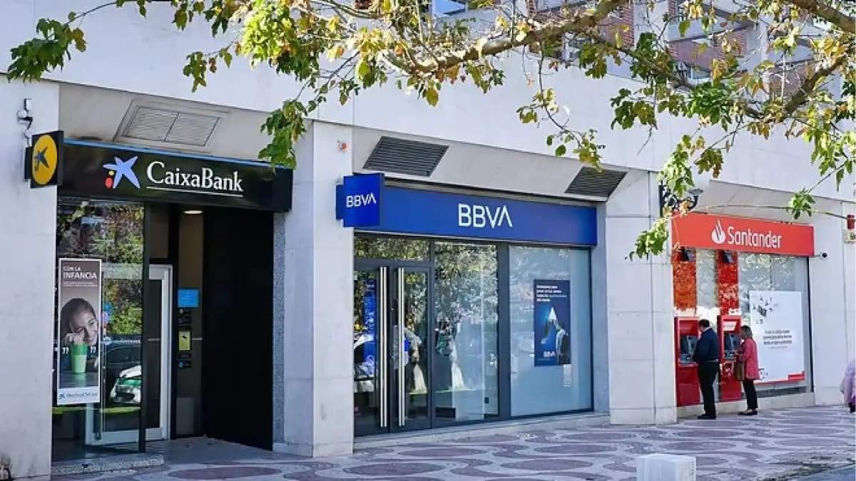 Estos bancos te cobrarán hasta 60 euros en comisiones en diciembre
