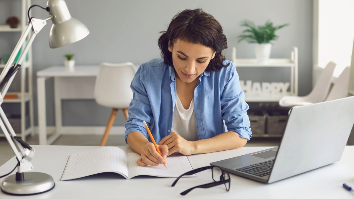 El SEPE publica cinco cursos gratis con los que conseguir un empleo con sueldo de 2.500 euros