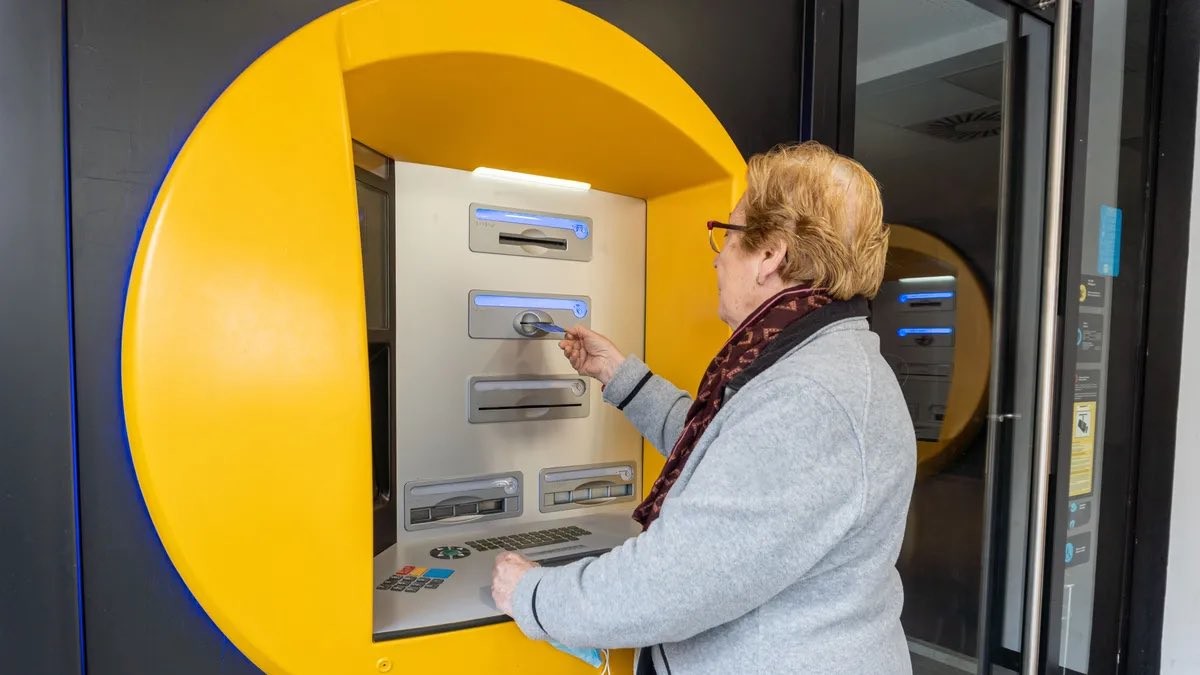 Cuándo se cobran las pensiones en diciembre de 2023: CaixaBank, BBVA, Banco Santander…