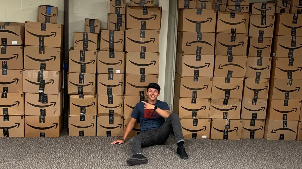Tiene 27 años y gana 4.000 euros al mes con las reseñas de Amazon: este es su secreto