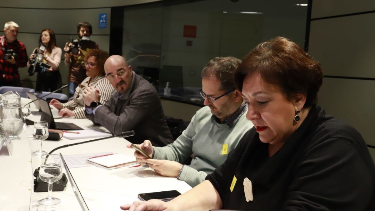 Los agentes sociales durante la reunión para la subida del SMI