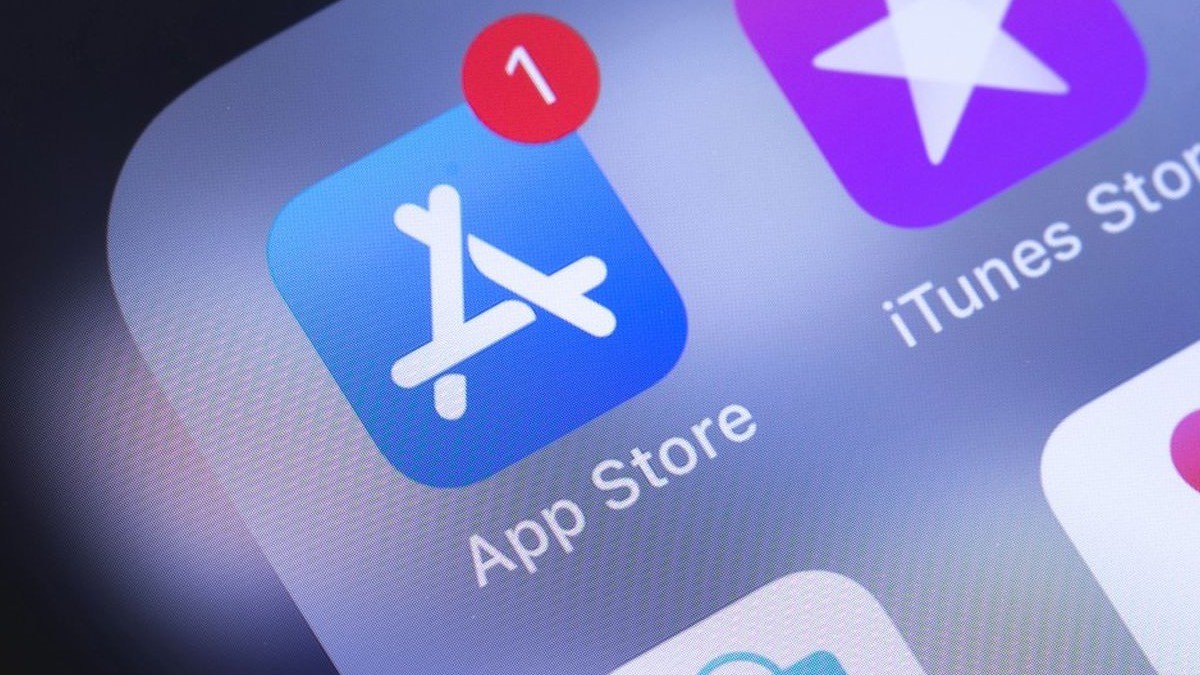 Apple cambia su política y ahora permite descargar aplicaciones para iPhone sin pasar por App Store