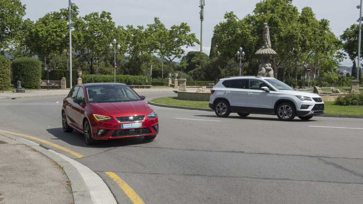 La multa de la DGT por no usar correctamente los intermitentes: hasta 200 euros de sanción